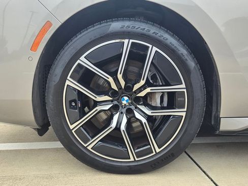 Used 2024 BMW 740i RWD image 25