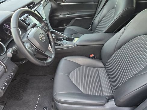 Used 2019 Toyota Camry SE FWD image 17