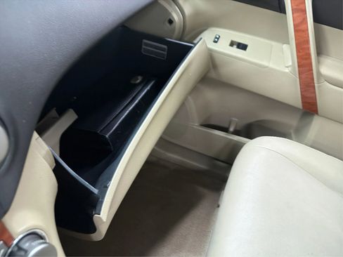 Used 2010 Toyota Highlander Limited FWD image 27
