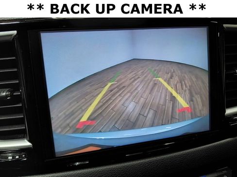 Certified 2024 Chrysler Pacifica Touring-L image 16