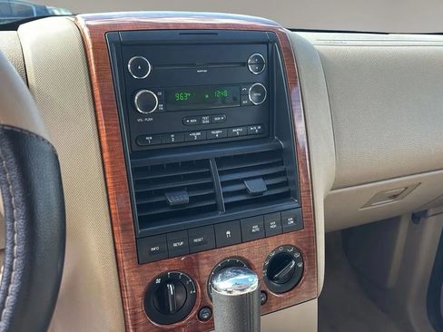 Used 2008 Ford Explorer Eddie Bauer image 6