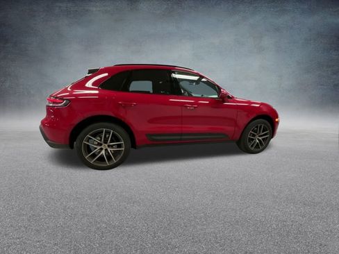 Used 2022 Porsche Macan image 25