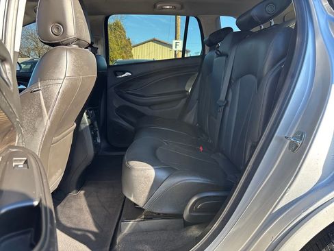 Used 2019 Buick Envision Essence image 16