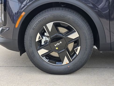 New 2026 Kia Sportage LX FWD image 8