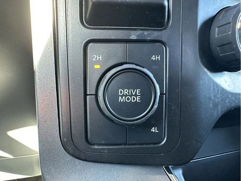 Used 2021 Ford F150 XLT image 17