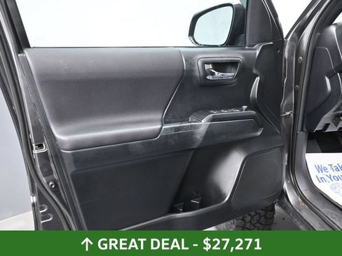 Used 2016 Toyota Tacoma TRD Sport w/ Towing Package AWD/4WD image 28