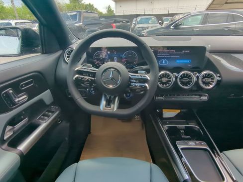 New 2025 Mercedes-Benz GLA 35 AMG 4MATIC image 3