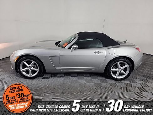 Used 2007 Saturn Sky image 10
