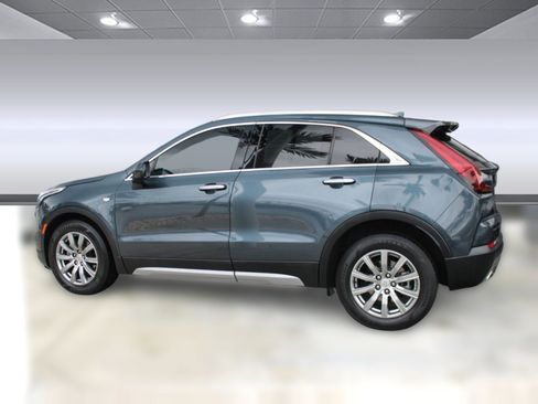 Used 2020 Cadillac XT4 Premium Luxury image 2