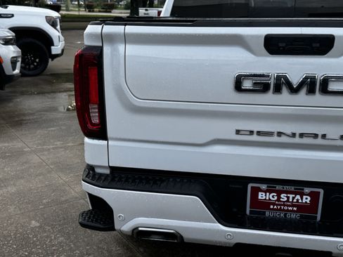 Used 2024 GMC Sierra 1500 Denali Ultimate AWD/4WD image 11