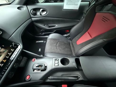 Used 2024 Nissan Z NISMO w/ Floor Mat Package image 21