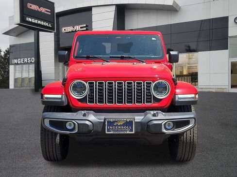 Used 2025 Jeep Wrangler Unlimited Sahara AWD/4WD image 21