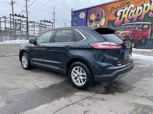 Used 2024 Ford Edge SEL image 3