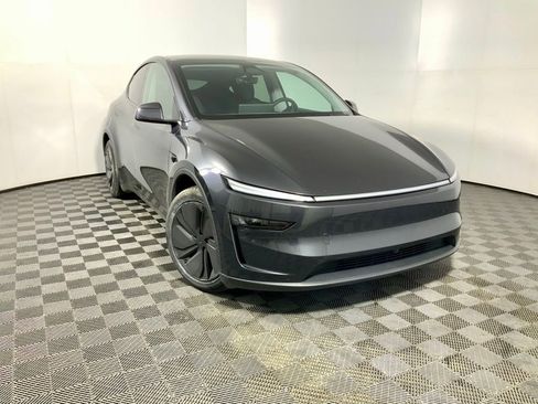 Used 2026 Tesla Model Y Long Range image 6