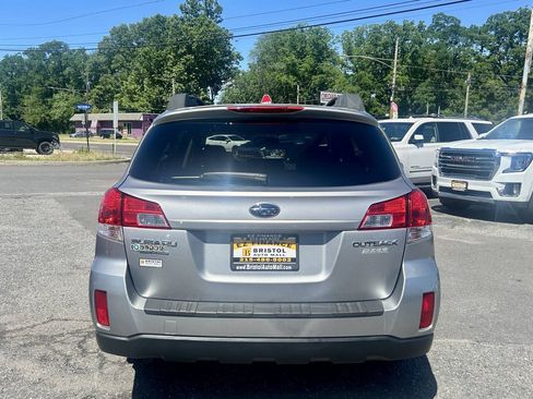 Used 2010 Subaru Outback 2.5i Premium AWD/4WD image 5
