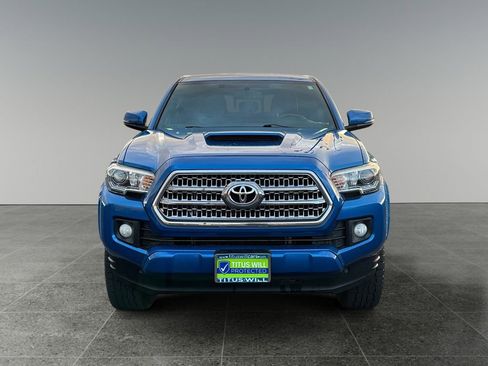 Used 2016 Toyota Tacoma TRD Sport w/ Premium & Technology Package image 2