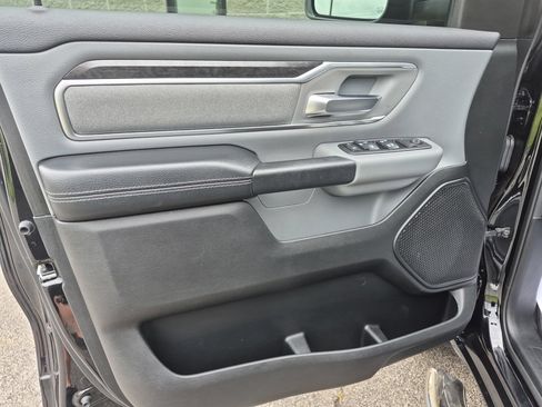 Used 2019 RAM 1500 Big Horn AWD/4WD image 12