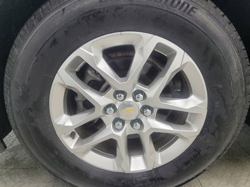 Used 2020 Chevrolet Traverse LS w/ LPO, Floor Liner Package FWD image 31