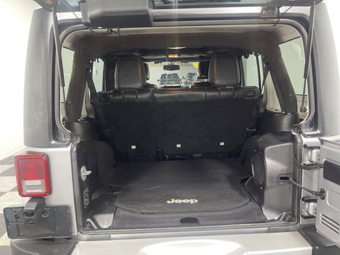 Used 2013 Jeep Wrangler Unlimited Sahara w/ Dual Top Group image 18