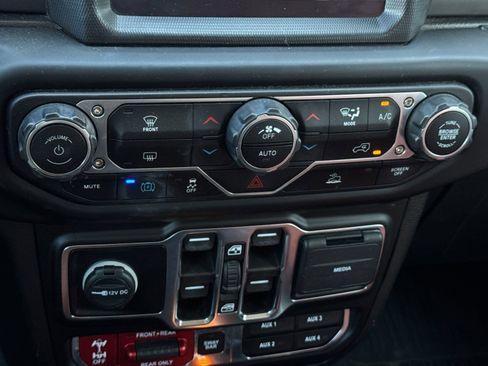 Used 2022 Jeep Wrangler Unlimited Rubicon 4xe image 20