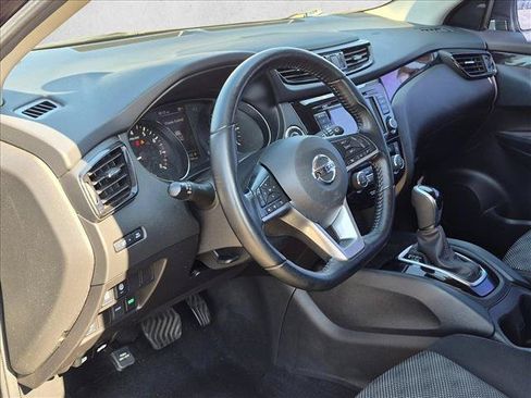 Used 2021 Nissan Rogue Sport SV FWD image 10