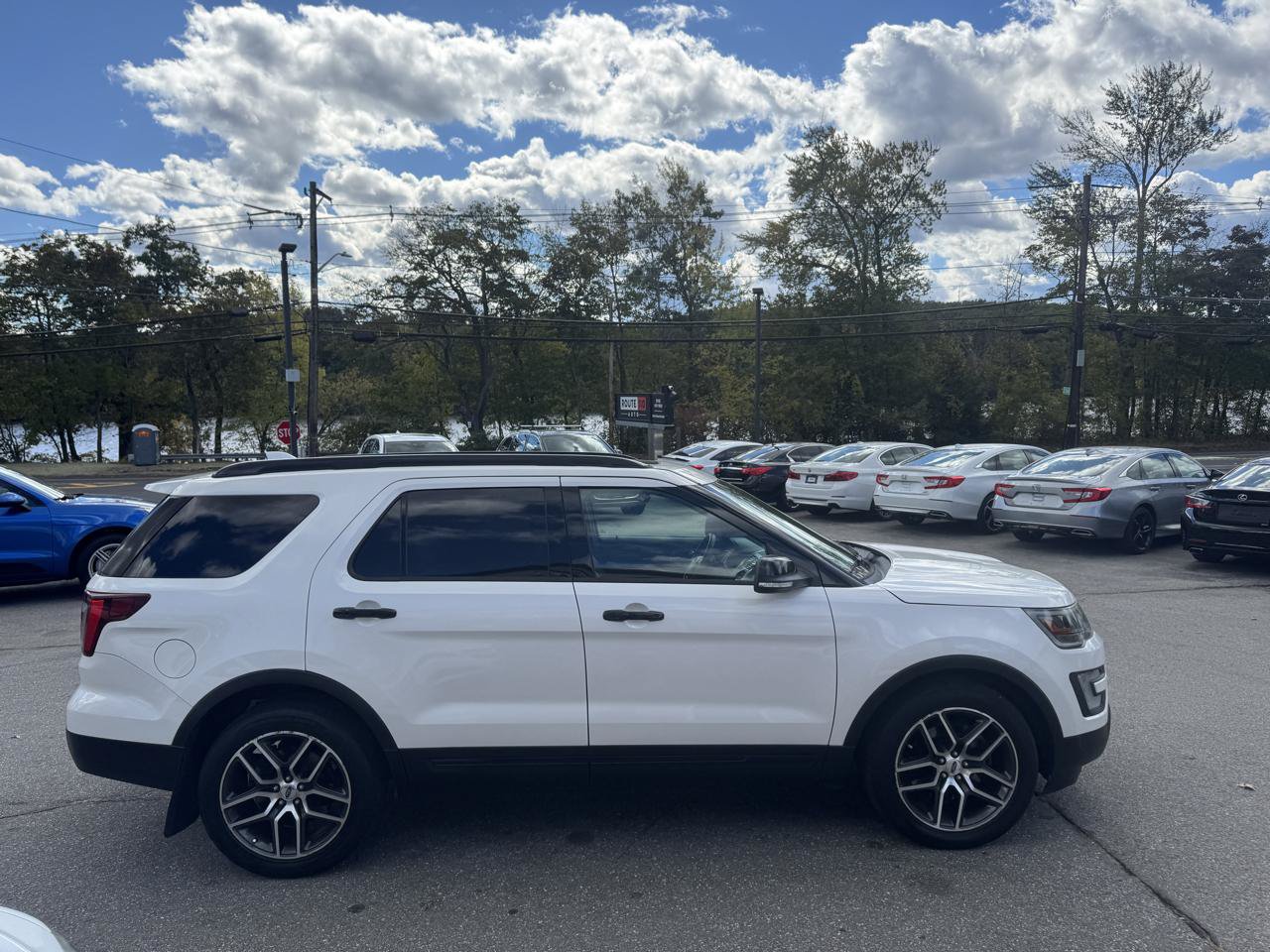 Used 2016 Ford Explorer Sport w/ Equipment Group 401A AWD/4WD image 8