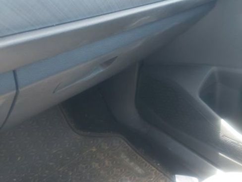 Used 2023 Volkswagen Jetta SE FWD image 3