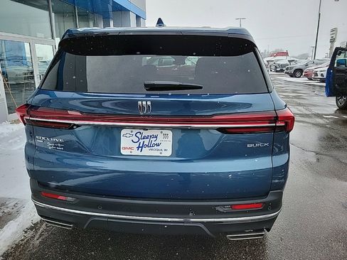 Used 2025 Buick Enclave Preferred w/ Super Cruise Package image 4
