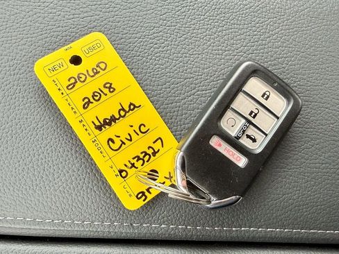 Used 2018 Honda Civic Touring image 38