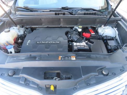 Used 2017 Lincoln MKX Select w/ Lincoln MKX Climate Package image 11