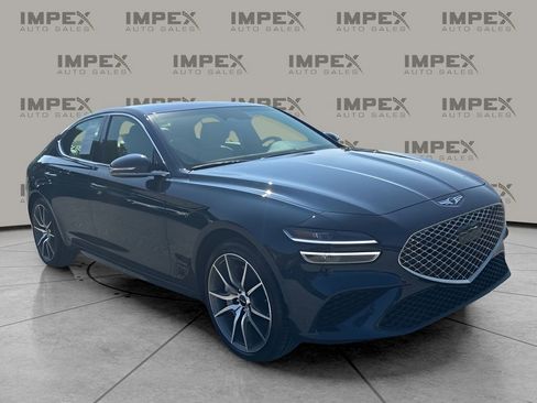 Used 2025 Genesis G70 2.5T image 7