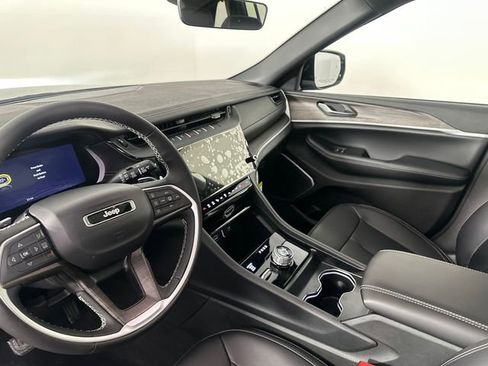 New 2026 Jeep Grand Cherokee Limited image 23
