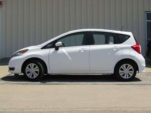 Used 2017 Nissan Versa Note SV FWD image 8