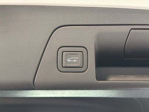 Used 2023 Buick Envision Essence w/ Sport Touring Package image 9