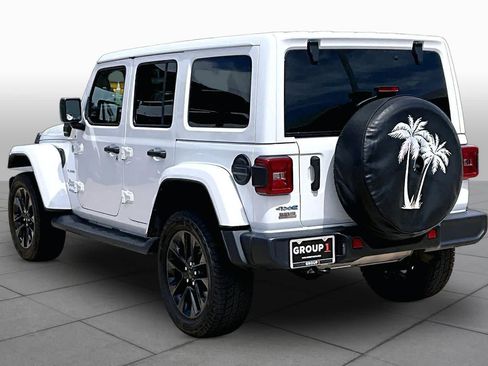Used 2021 Jeep Wrangler Unlimited Sahara w/ Cold Weather Group AWD/4WD image 10