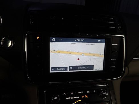 Used 2020 Lincoln Continental Reserve w/ Luxury Package image 23