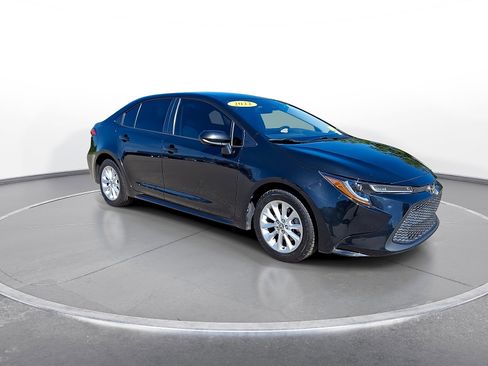 Used 2022 Toyota Corolla LE w/ LE Convenience Package FWD image 2
