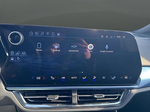 Used 2025 Chevrolet Equinox EV LT w/ Convenience Package image 15