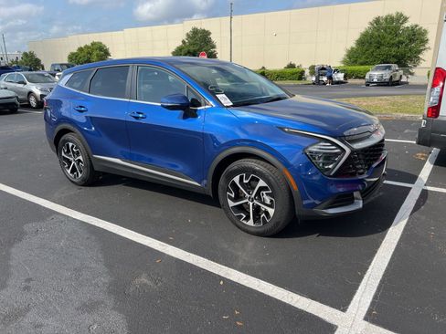 Used 2025 Kia Sportage EX image 1