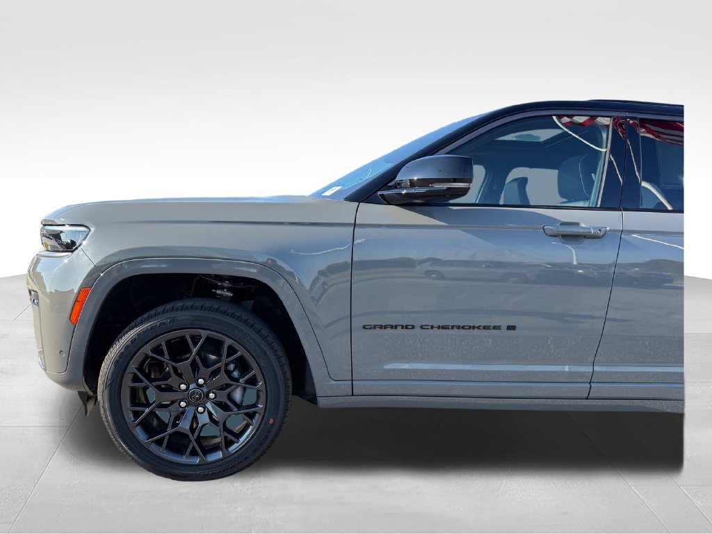 New 2027 Jeep Grand Cherokee Summit AWD/4WD image 24