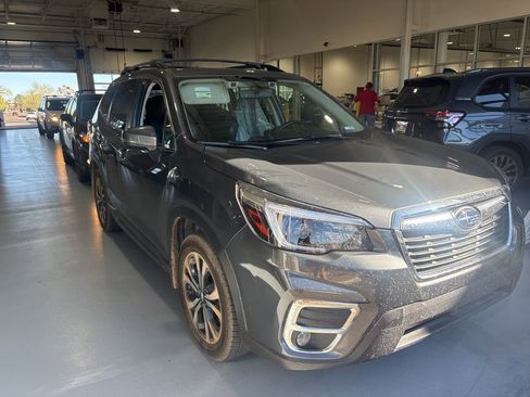 Used 2021 Subaru Forester Limited image 2