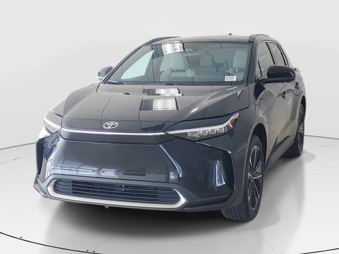 Used 2024 Toyota bZ4X FWD image 4