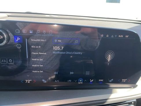 New 2026 Chevrolet Traverse LT w/ Sun and Wheel Package FWD image 29