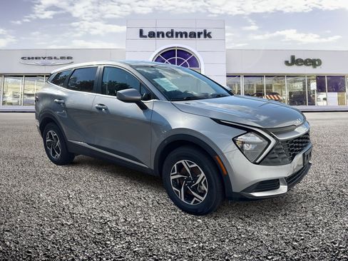 Used 2023 Kia Sportage LX AWD/4WD image 1