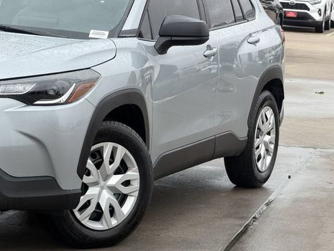 Certified 2025 Toyota Corolla Cross L FWD image 3