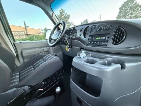 Used 2006 Ford E-250 and Econoline 250 RWD image 25