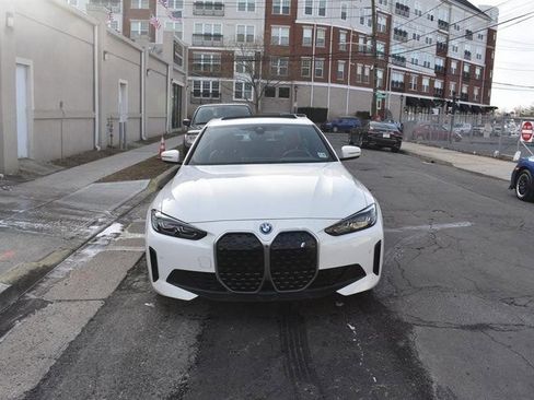 Used 2023 BMW i4 eDrive35 w/ Premium Package image 3
