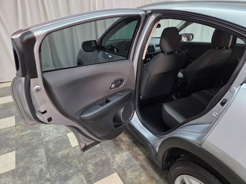 Used 2019 Honda HR-V EX image 11