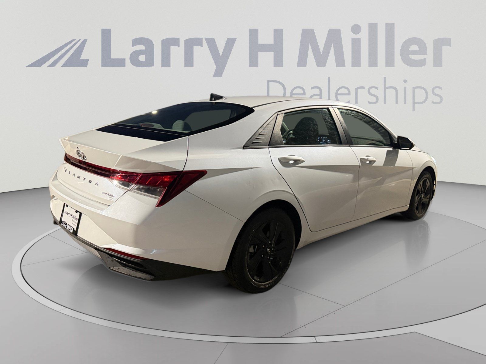 Used 2021 Hyundai Elantra SEL FWD image 5