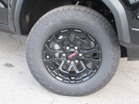 New 2026 GMC Canyon Elevation w/ Convenience Package image 8